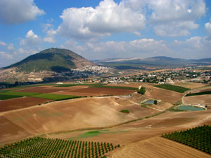 כפר תבור והר תבור מן האוויר - צילום להזמנה בקנבס